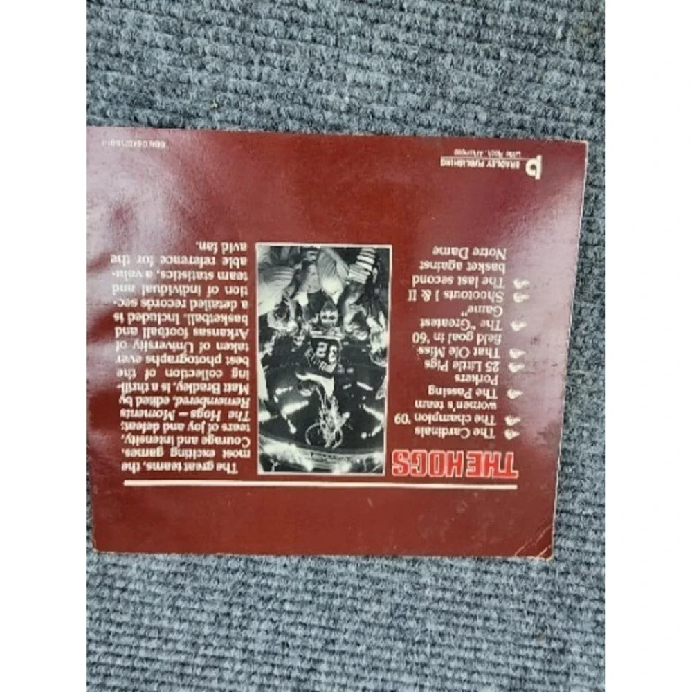 The Hogs Moments Remembered Arkansas Razorbacks Paperback Book‎